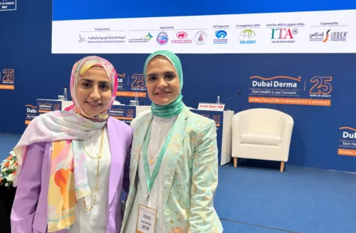 الدكتورة منى نجم تمثل عيادة أزورا مسقط في دبي ديرما 2026